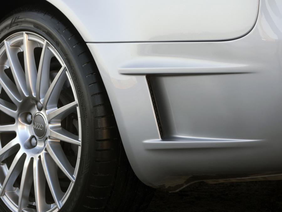 Детали экстерьера Audi A4 DTM Edition (B7) 2005 года  (UK) (фото 10 из 11)